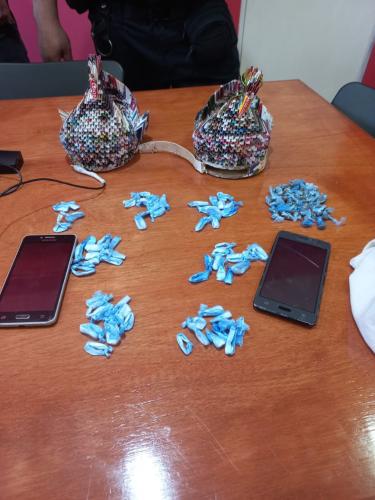 Drogas y celulares incautados del pabellón de mujeres vinculadas al PCC